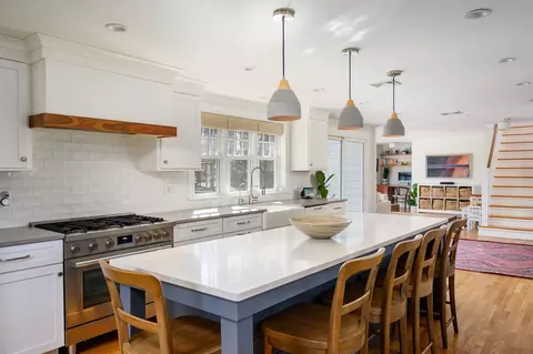 Kitchen - 4 Volunteer Rd, Hingham, MA 02043 photo 4 of 5