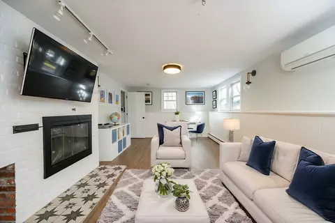Living - 4 Volunteer Rd, Hingham, MA 02043 photo 6 of 6
