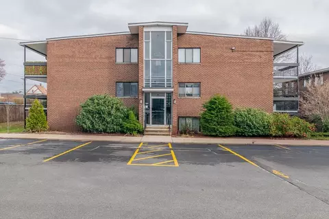 160 Elm St #8, Braintree, MA 02184