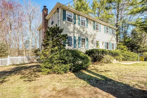20 Colonial Dr, Framingham, MA 01701 photo 2