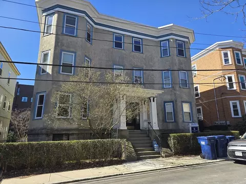 8-10 Chatham St #1, Cambridge, MA 02139