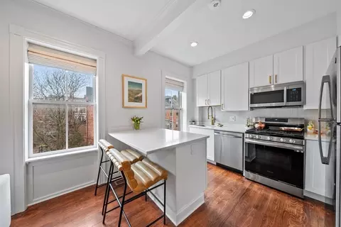 9 Hanson St #3, Boston, MA 02118