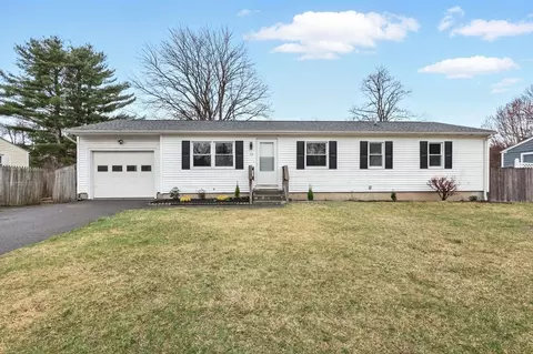 32 Cottonwood Ln, Springfield, MA 01129