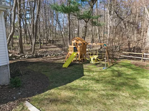 75 Oak St, Reading, MA 01867 photo 6