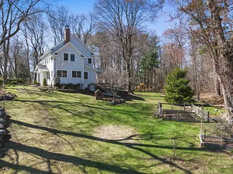 75 Oak St, Reading, MA 01867 photo 5