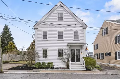 18 Ship St, Newburyport, MA 01950