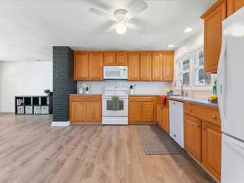 Kitchen - 5 Perkins Rd, Danvers, MA 01923 photo 2 of 5