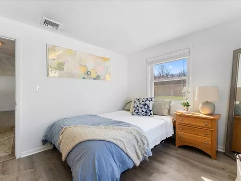 Bedroom - 5 Perkins Rd, Danvers, MA 01923 photo 7 of 8
