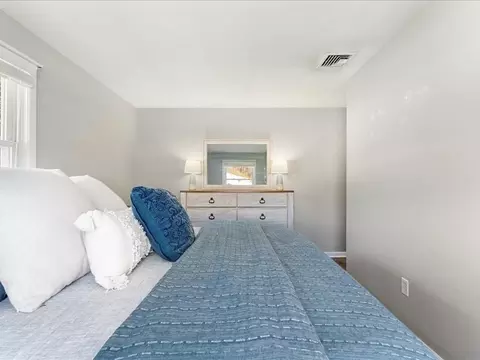 Bedroom - 5 Perkins Rd, Danvers, MA 01923 photo 4 of 8