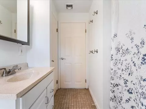 Bath - 5 Perkins Rd, Danvers, MA 01923 photo 3 of 3