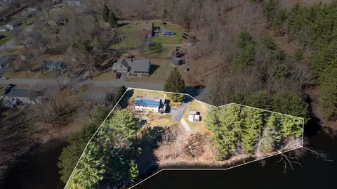 8 Pond St, Oxford, MA 01540