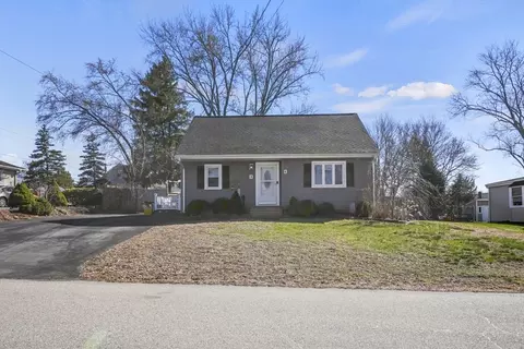 3 Dorena St, Blackstone, MA 01504