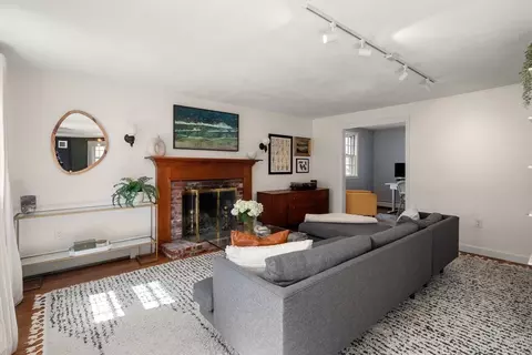 Living - 21 Harborview Dr, Hingham, MA 02043 photo 2 of 2