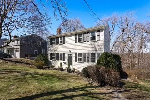 Exterior - 21 Harborview Dr, Hingham, MA 02043 photo 2 of 5