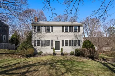 Exterior - 21 Harborview Dr, Hingham, MA 02043 photo 4 of 5