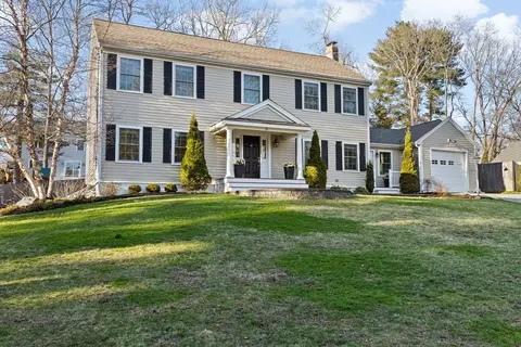 21 Pilgrim Rd, Hingham, MA 02043