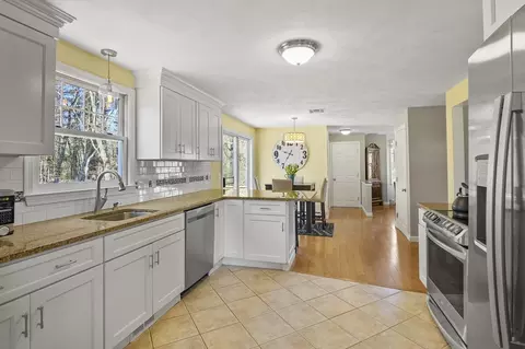 17 Henrys Path, Upton, MA 01568 photo 11