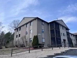 10 Village #13, Tyngsborough, MA 01879