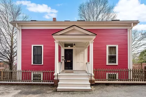 12 Davis Ct #2, Brookline, MA 02445