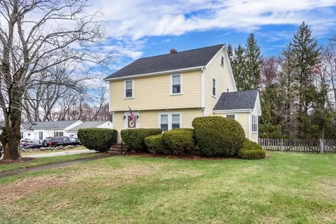 79 Grove St, Hopkinton, MA 01748