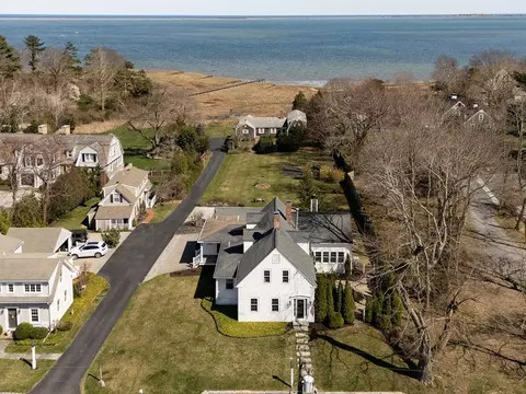 231 Washington St, Duxbury, MA 02332