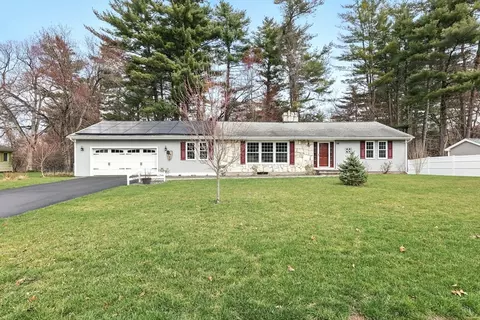 56 Tallyho Dr, Springfield, MA 01118
