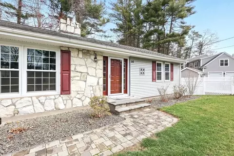 56 Tallyho Dr, Springfield, MA 01118 photo 2