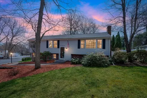4 Ridge Rd, Hudson, MA 01749