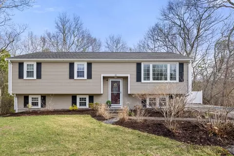 15 Corvette Dr, Plymouth, MA 02360
