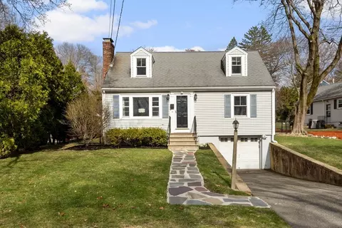 61 Park Ave, Stoneham, MA 02180
