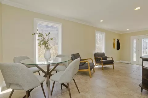 19 Keddy St, Easthampton, MA 01027 photo 8