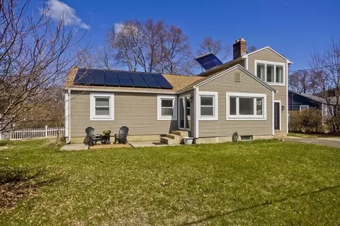 19 Keddy St, Easthampton, MA 01027 photo 2