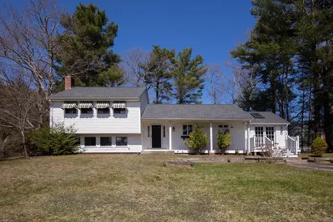 216 Queens Brook Rd, Pembroke, MA 02359