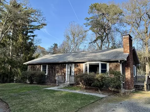 1092 Osterville West Barnstable Rd, Barnstable, MA 02648