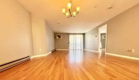 11 Gibbs St #B27, Worcester, MA 01607