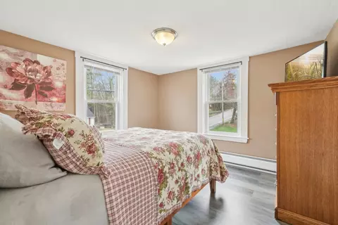 Bedroom - 53 Stage Rd, Hampstead, NH 03841 photo 2 of 3