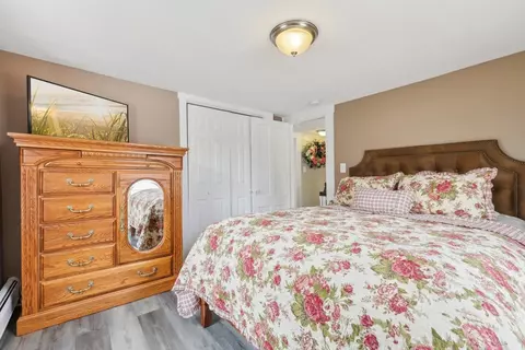 Bedroom - 53 Stage Rd, Hampstead, NH 03841 photo 1 of 3