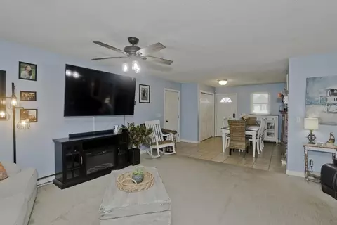 279 Bostwick Ln, Chicopee, MA 01020 photo 11