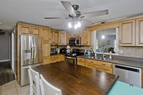 279 Bostwick Ln, Chicopee, MA 01020 photo 5