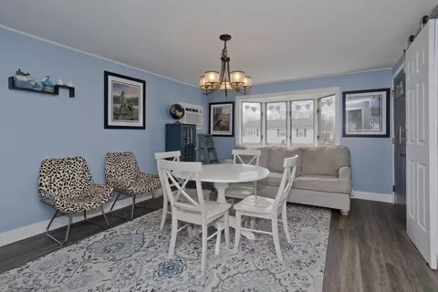 279 Bostwick Ln, Chicopee, MA 01020 photo 8