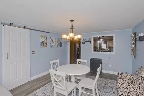 279 Bostwick Ln, Chicopee, MA 01020 photo 9
