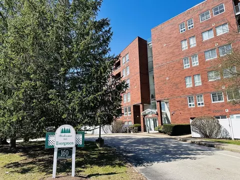 160 Burkhall St #108, Weymouth, MA 02190