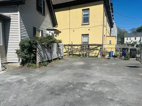 24 Fifield St, Dorchester, MA 02122 photo 4