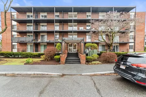 45 Oval Rd #16, Quincy, MA 02170