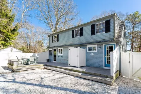 Exterior - 394 Old Stage Rd, Centerville, MA 02632 photo 5 of 12