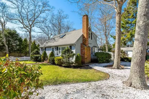 Exterior - 394 Old Stage Rd, Centerville, MA 02632 photo 10 of 12