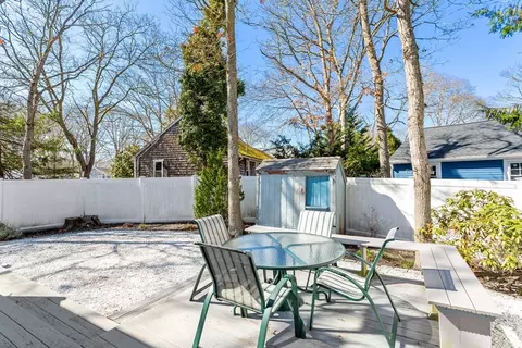 Exterior - 394 Old Stage Rd, Centerville, MA 02632 photo 2 of 12