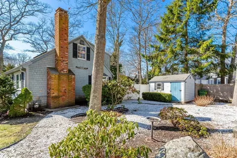 Exterior - 394 Old Stage Rd, Centerville, MA 02632 photo 8 of 12