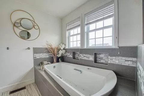 Bath - 438 Smith St, Fall River, MA 02721 photo 5 of 7