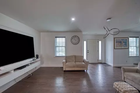 Entry Way - 438 Smith St, Fall River, MA 02721 photo 1 of 2